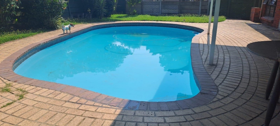 5 Bedroom Property for Sale in Meer En See KwaZulu-Natal