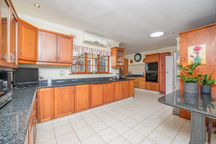 5 Bedroom Property for Sale in La Lucia KwaZulu-Natal