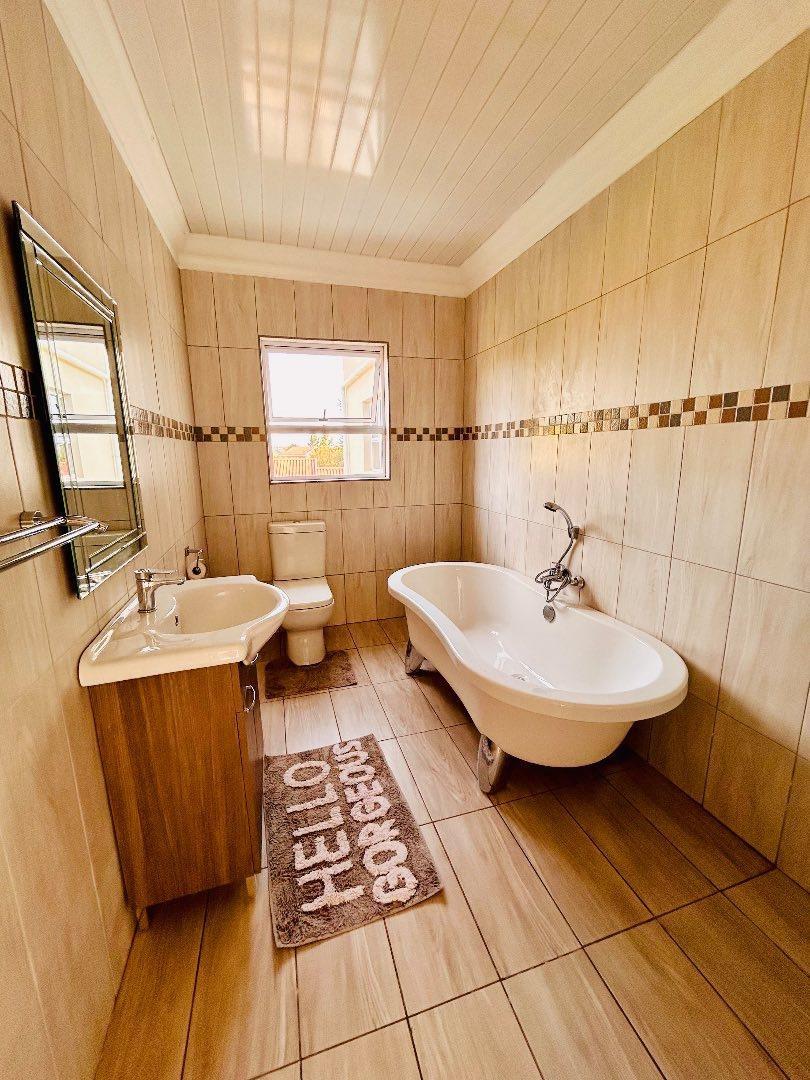 5 Bedroom Property for Sale in Vryheid KwaZulu-Natal