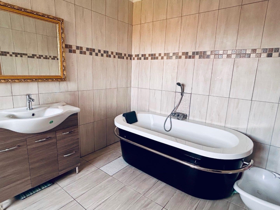 5 Bedroom Property for Sale in Vryheid KwaZulu-Natal