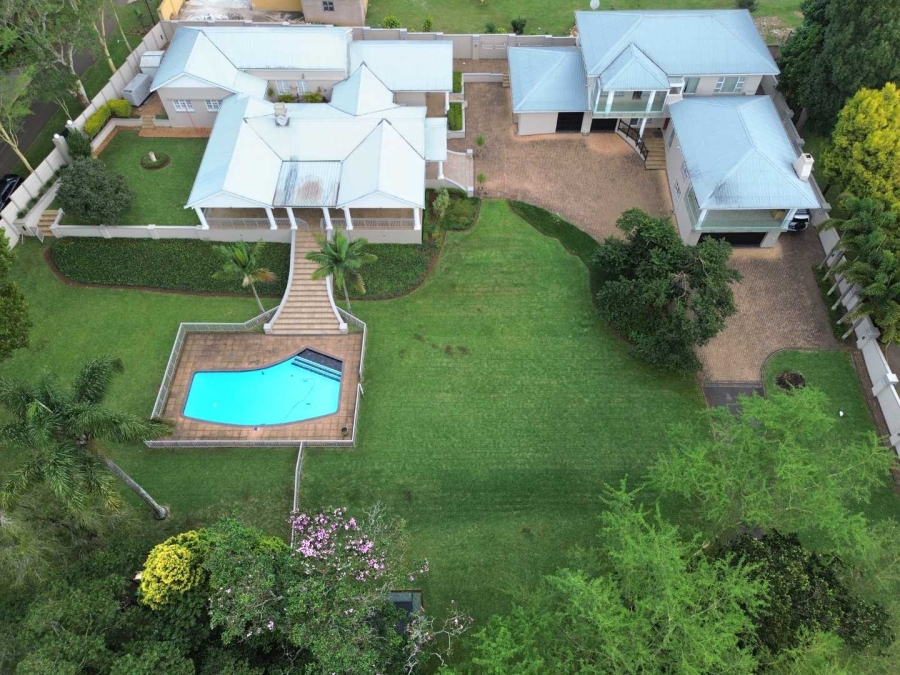 6 Bedroom Property for Sale in Kloof KwaZulu-Natal
