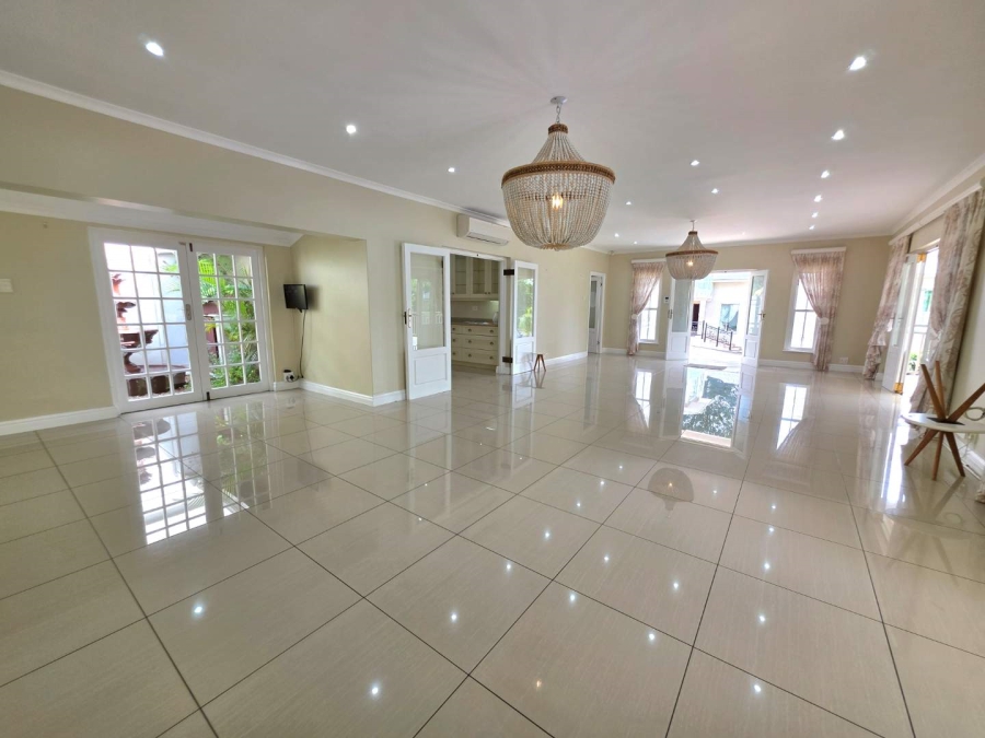 6 Bedroom Property for Sale in Kloof KwaZulu-Natal