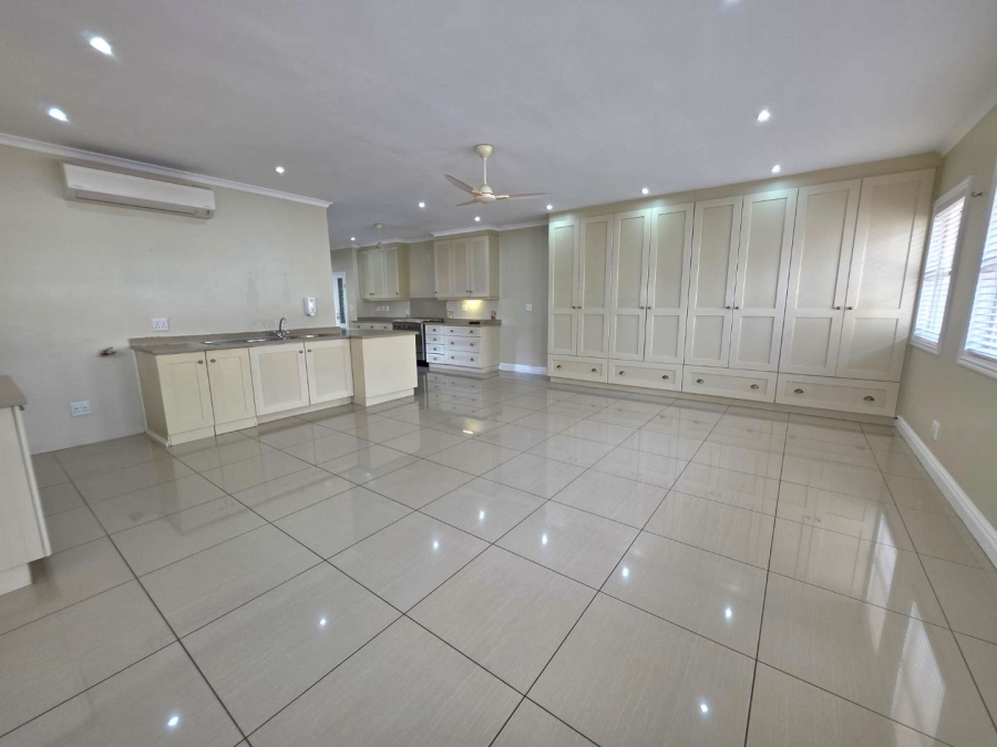 6 Bedroom Property for Sale in Kloof KwaZulu-Natal