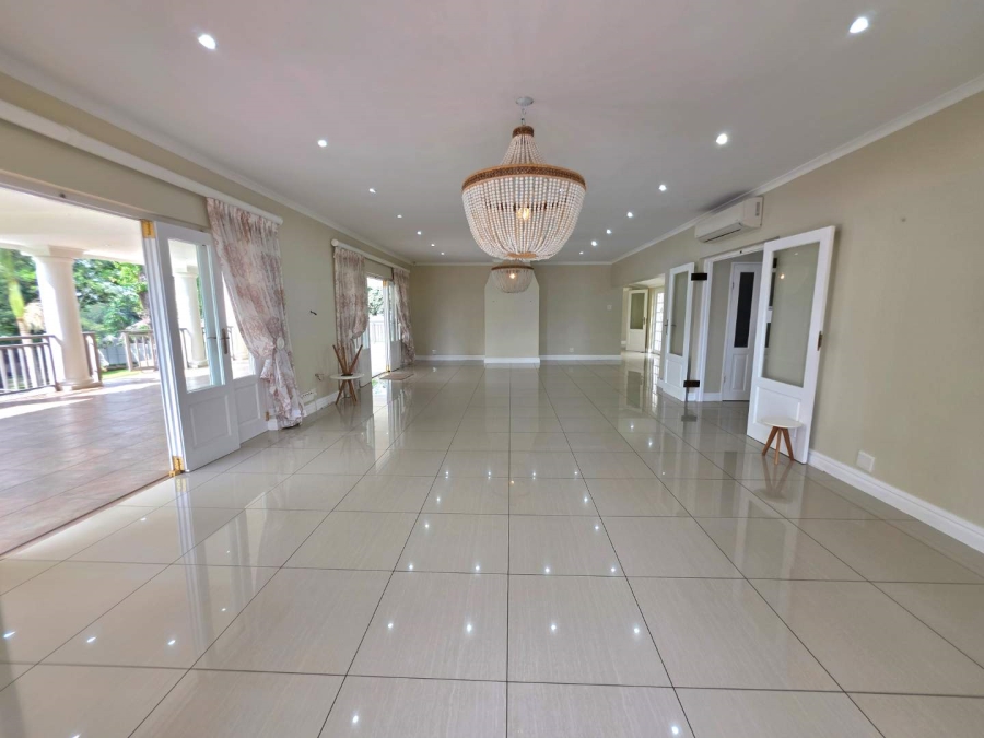6 Bedroom Property for Sale in Kloof KwaZulu-Natal