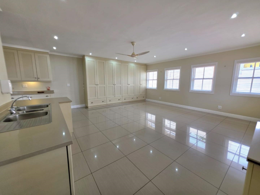 6 Bedroom Property for Sale in Kloof KwaZulu-Natal