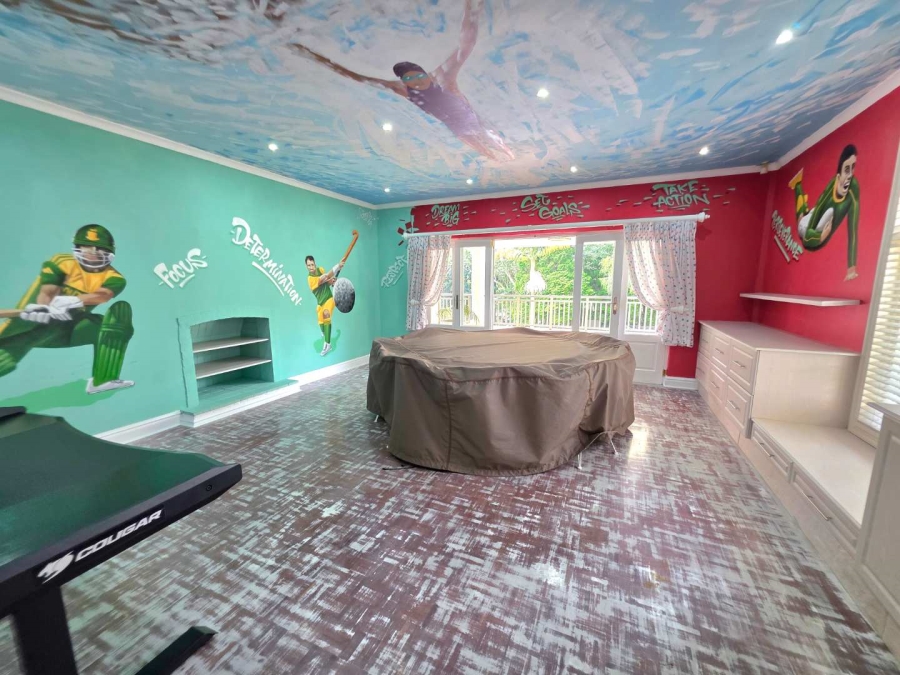 6 Bedroom Property for Sale in Kloof KwaZulu-Natal