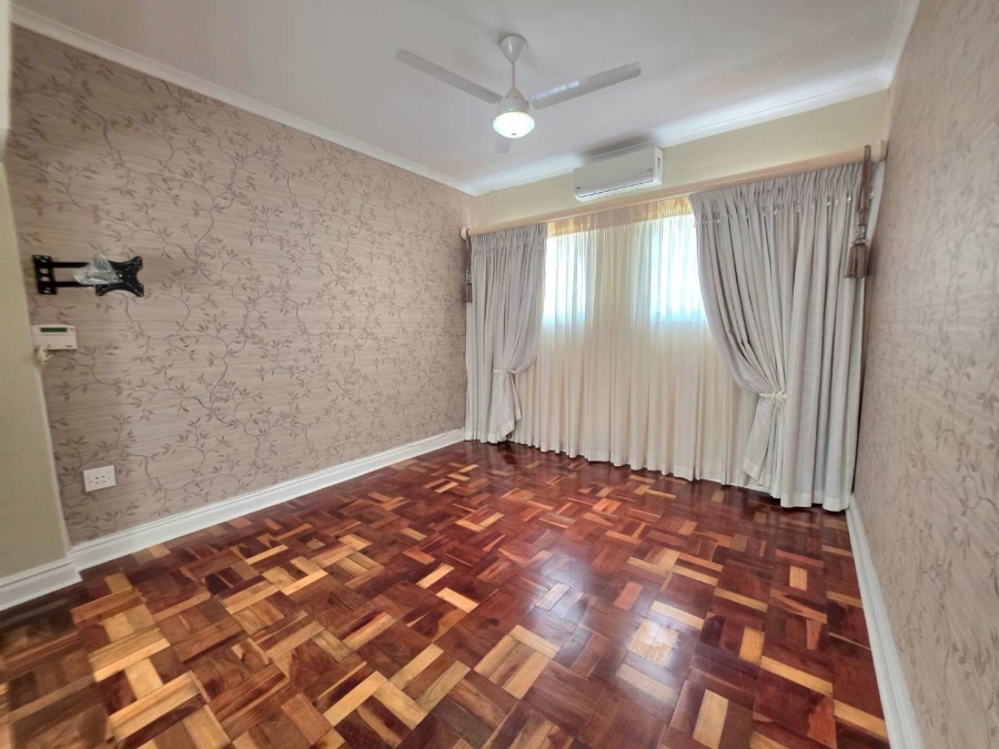 6 Bedroom Property for Sale in Kloof KwaZulu-Natal