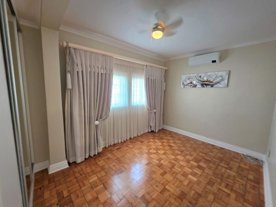 6 Bedroom Property for Sale in Kloof KwaZulu-Natal