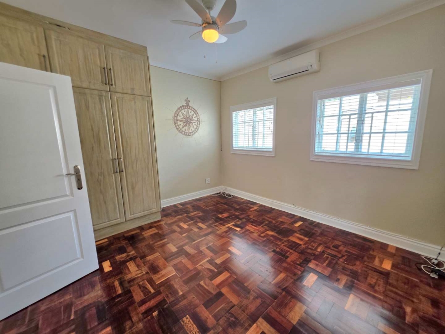 6 Bedroom Property for Sale in Kloof KwaZulu-Natal