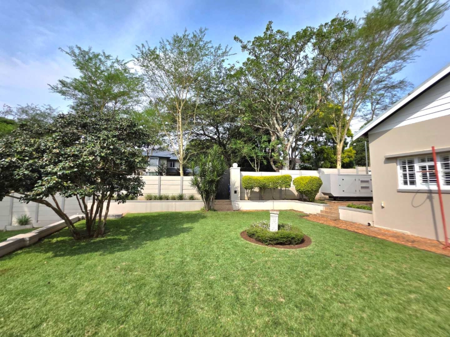 6 Bedroom Property for Sale in Kloof KwaZulu-Natal