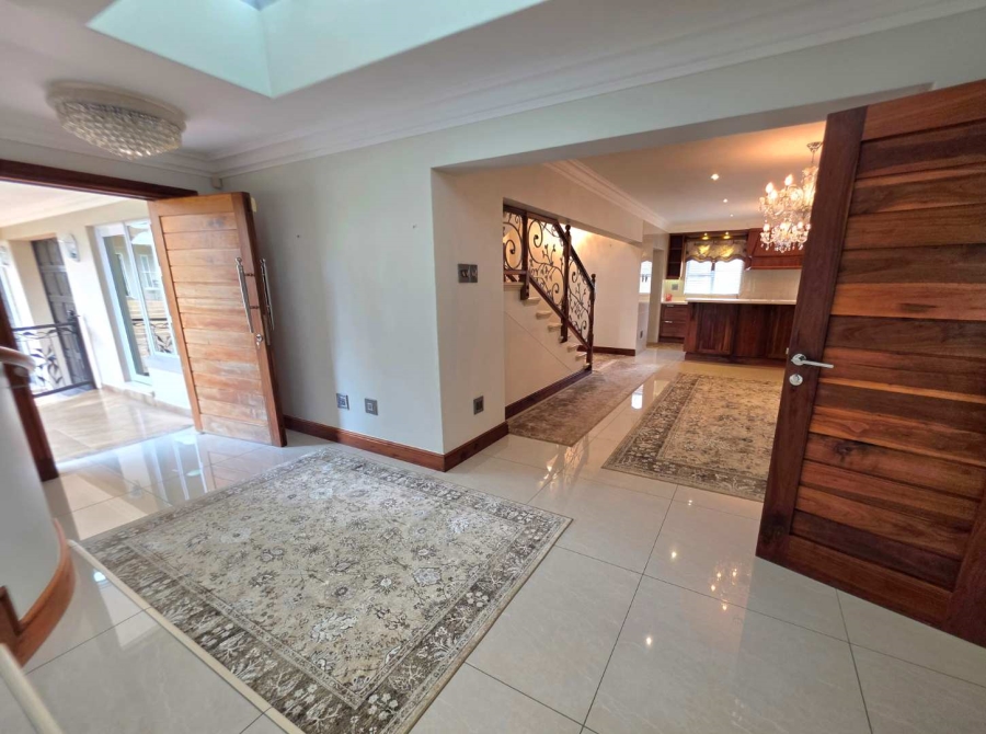 6 Bedroom Property for Sale in Kloof KwaZulu-Natal