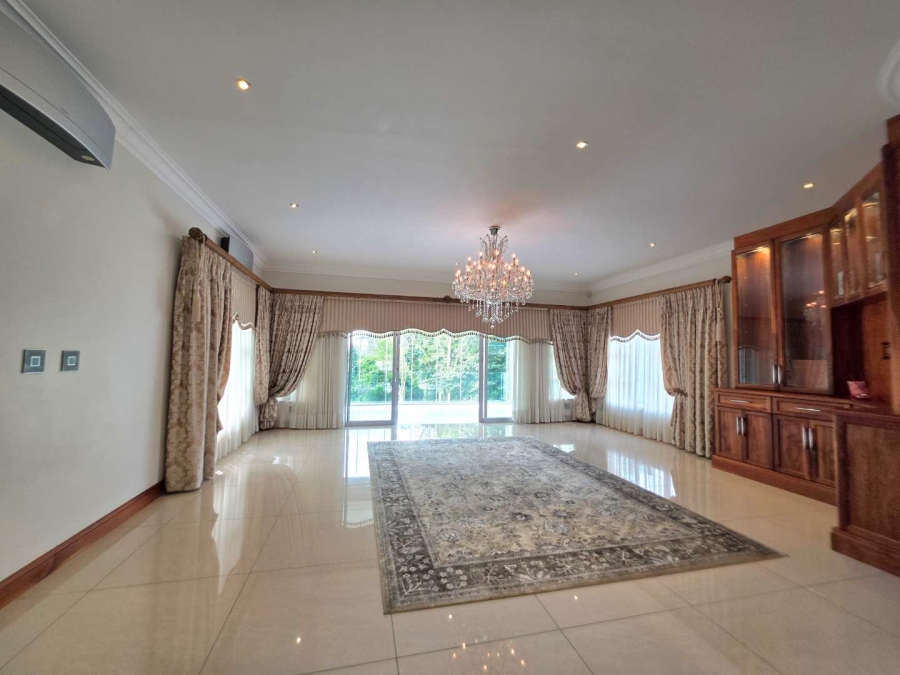 6 Bedroom Property for Sale in Kloof KwaZulu-Natal