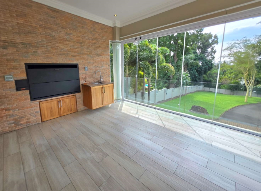 6 Bedroom Property for Sale in Kloof KwaZulu-Natal