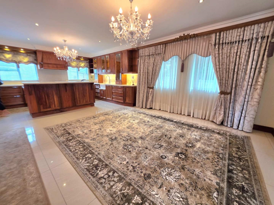 6 Bedroom Property for Sale in Kloof KwaZulu-Natal