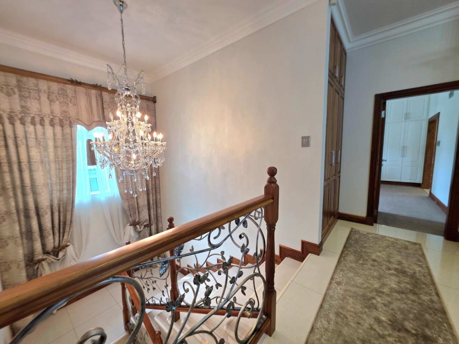 6 Bedroom Property for Sale in Kloof KwaZulu-Natal
