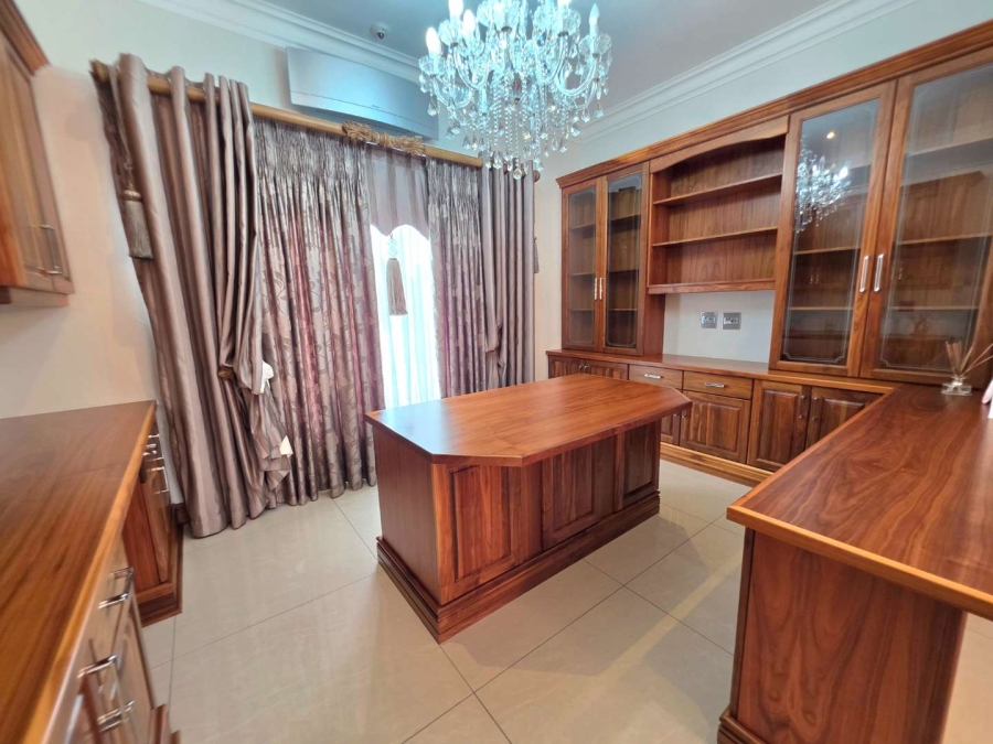 6 Bedroom Property for Sale in Kloof KwaZulu-Natal