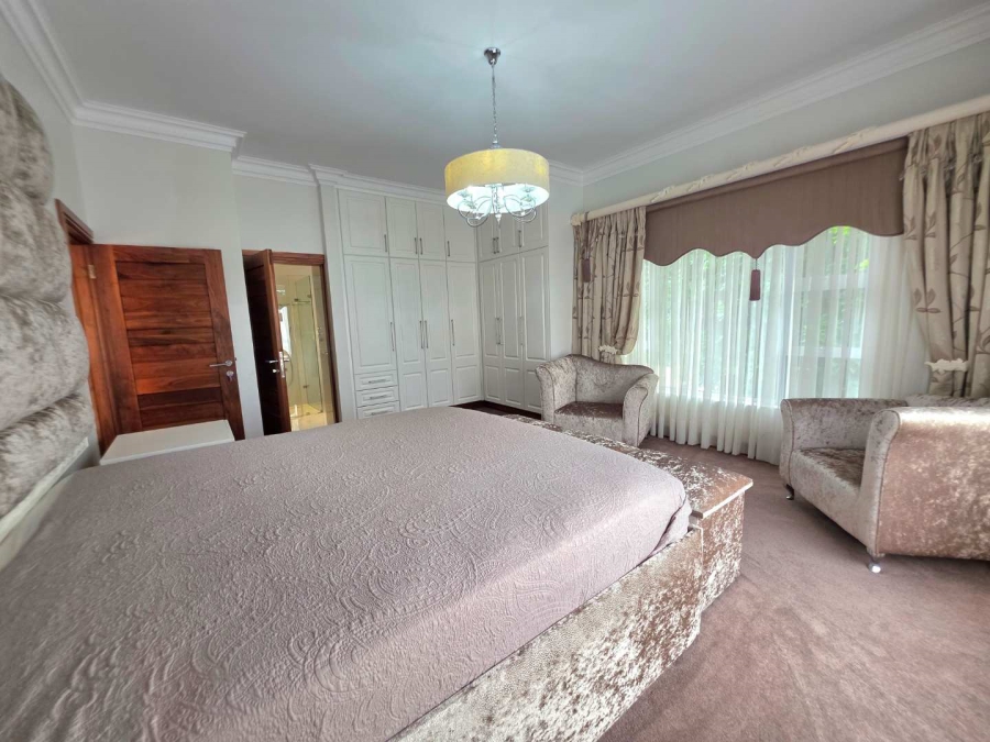 6 Bedroom Property for Sale in Kloof KwaZulu-Natal