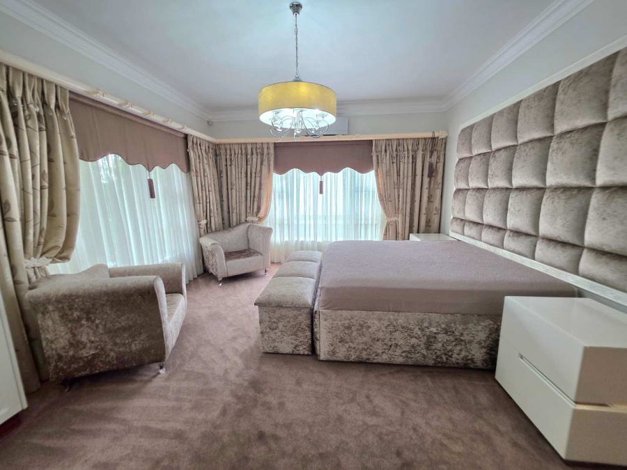 6 Bedroom Property for Sale in Kloof KwaZulu-Natal