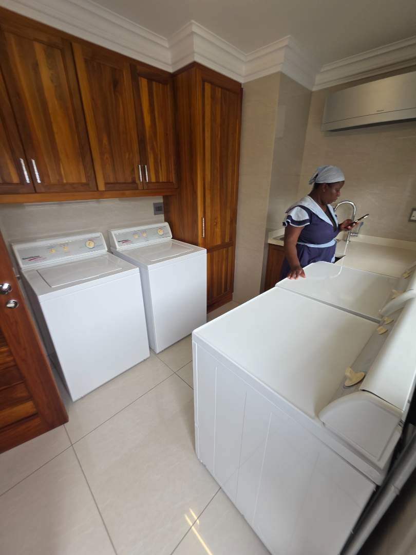 6 Bedroom Property for Sale in Kloof KwaZulu-Natal