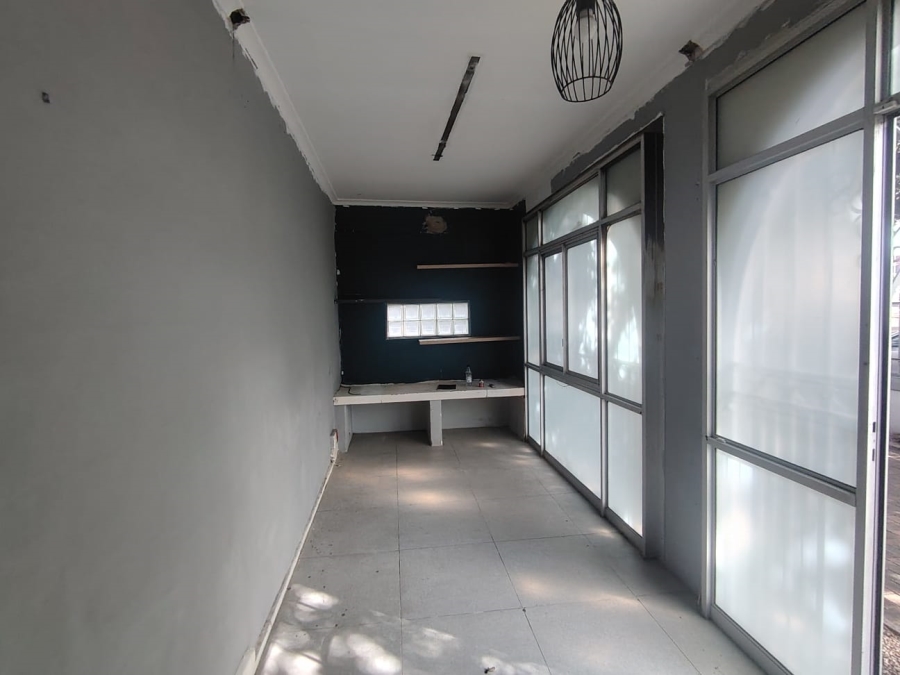 To Let Commercial Property for Rent in Windermere KwaZulu-Natal