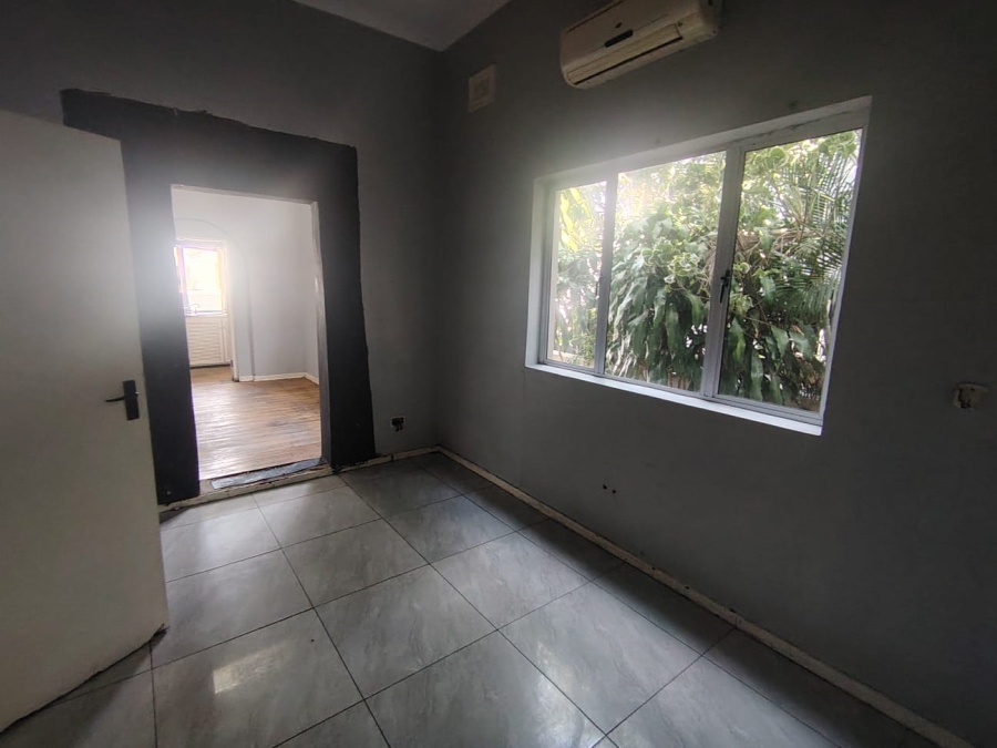 To Let Commercial Property for Rent in Windermere KwaZulu-Natal