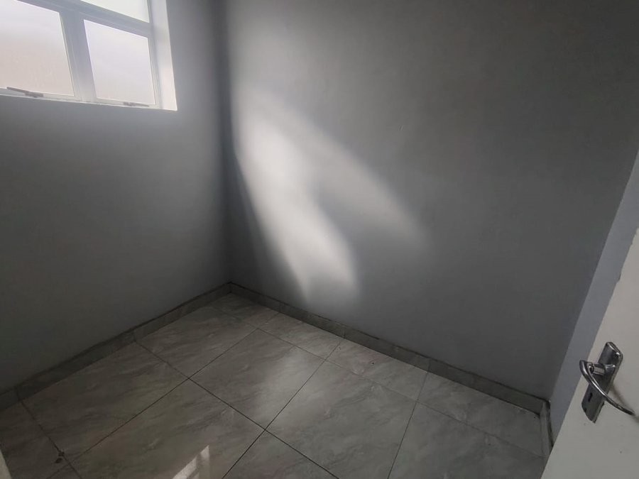 To Let Commercial Property for Rent in Windermere KwaZulu-Natal