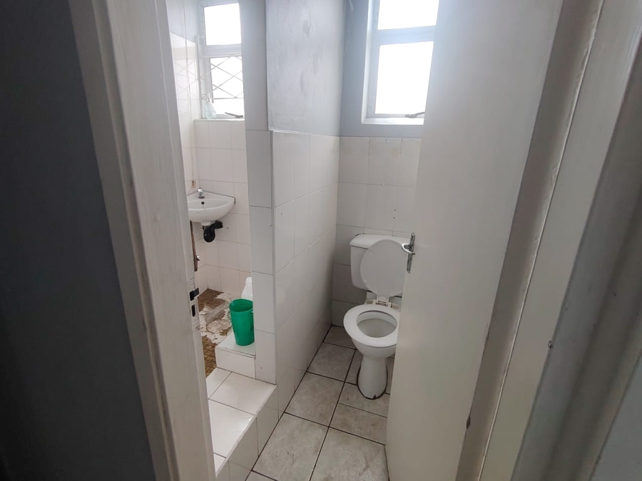 To Let Commercial Property for Rent in Windermere KwaZulu-Natal