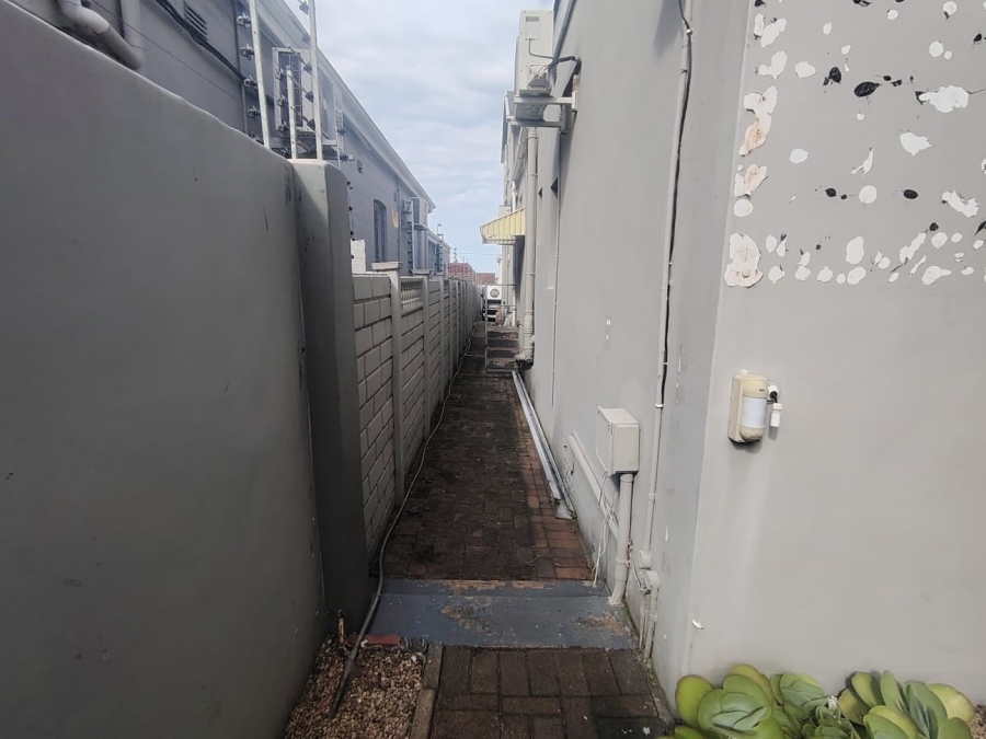 To Let Commercial Property for Rent in Windermere KwaZulu-Natal