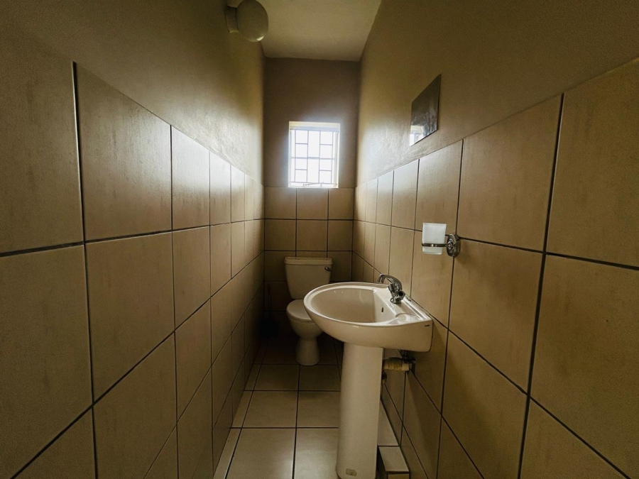 1 Bedroom Property for Sale in Woodlands KwaZulu-Natal