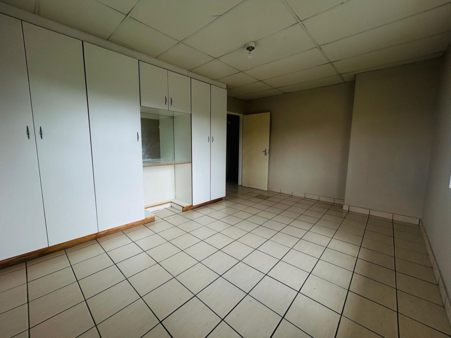 1 Bedroom Property for Sale in Woodlands KwaZulu-Natal