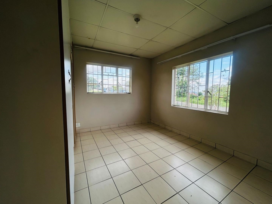 1 Bedroom Property for Sale in Woodlands KwaZulu-Natal