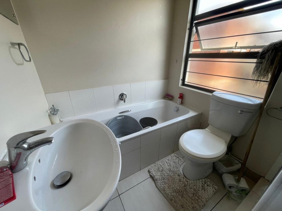 2 Bedroom Property for Sale in Essenwood KwaZulu-Natal