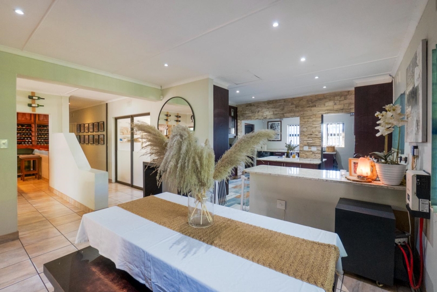 4 Bedroom Property for Sale in Amanzimtoti KwaZulu-Natal
