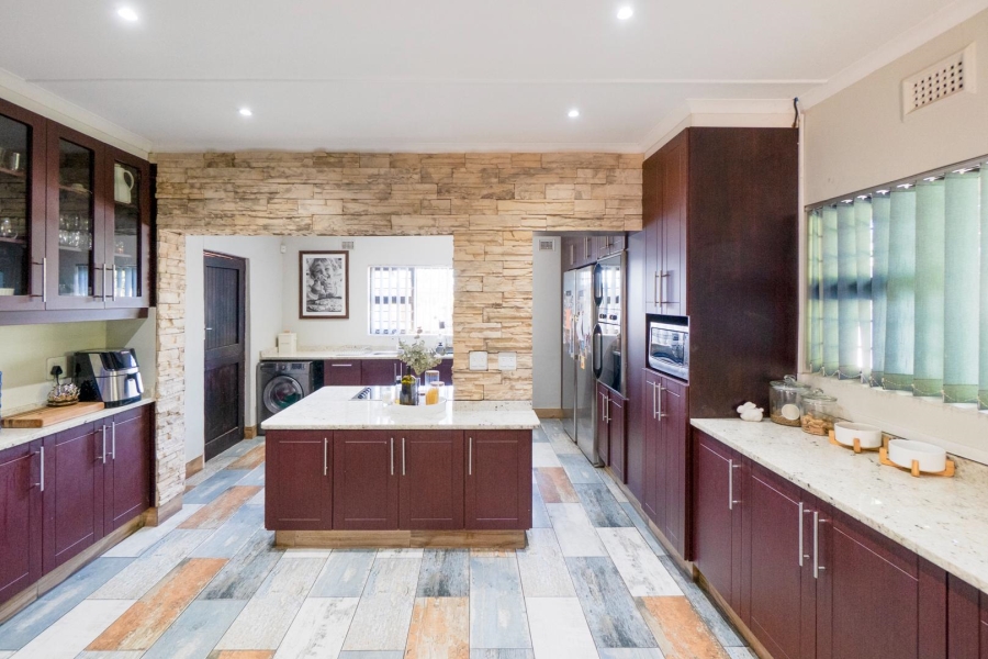 4 Bedroom Property for Sale in Amanzimtoti KwaZulu-Natal