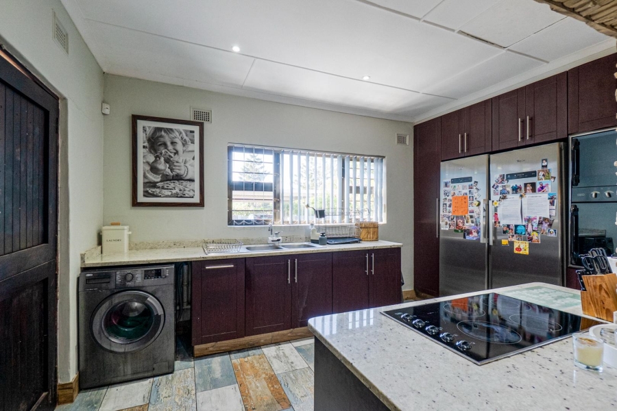 4 Bedroom Property for Sale in Amanzimtoti KwaZulu-Natal