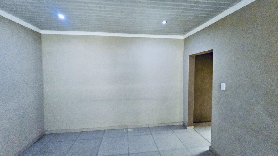 6 Bedroom Property for Sale in Vryheid KwaZulu-Natal