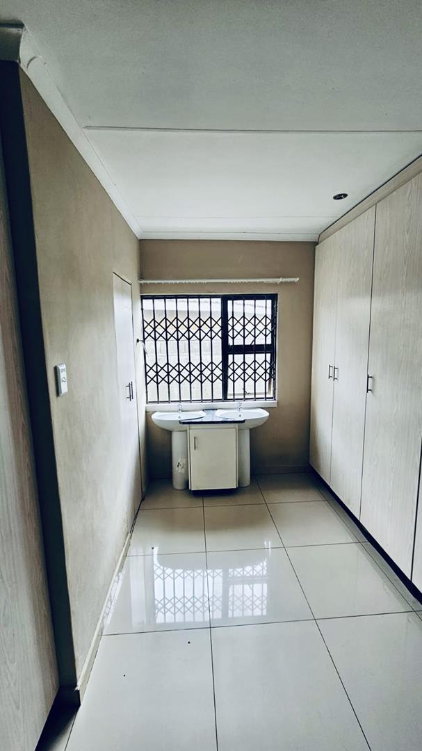 6 Bedroom Property for Sale in Vryheid KwaZulu-Natal