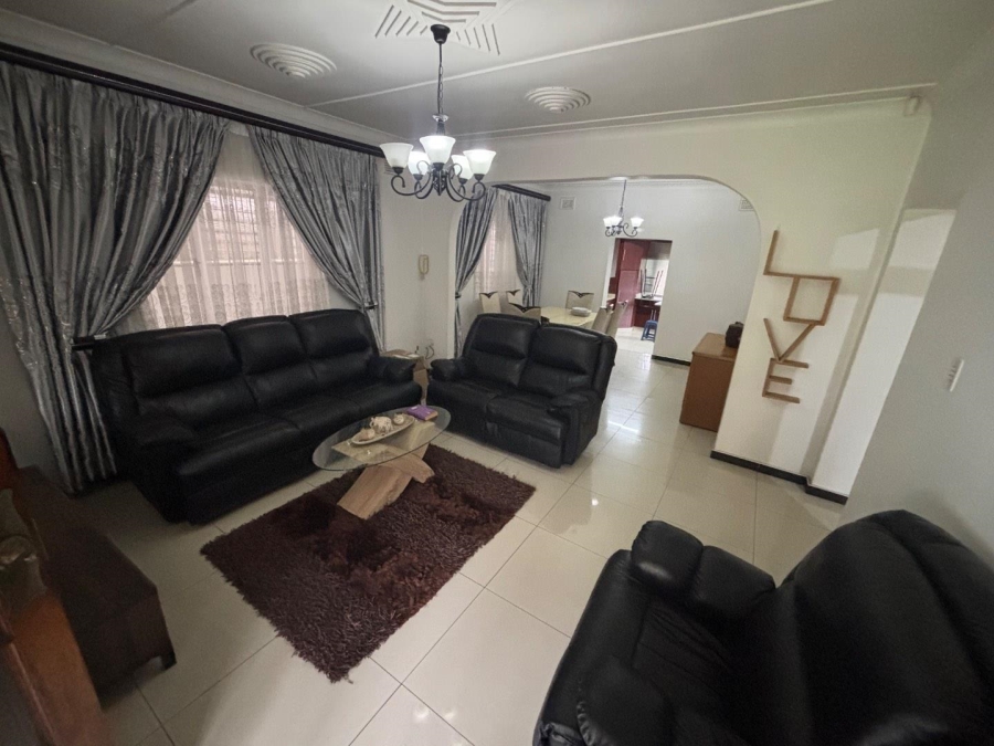 3 Bedroom Property for Sale in Queensburgh KwaZulu-Natal