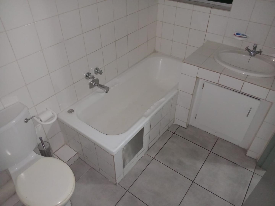 1 Bedroom Property for Sale in Meer En See KwaZulu-Natal
