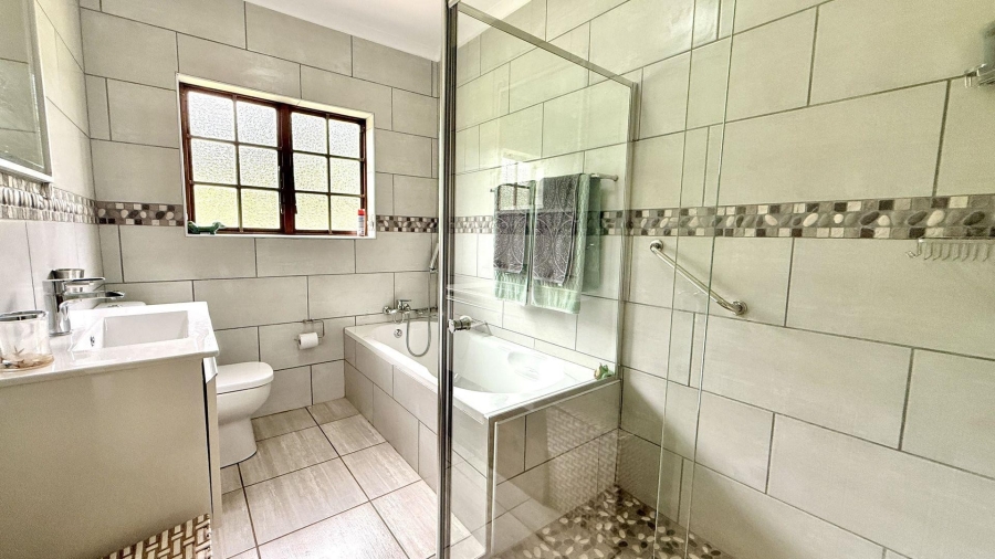 4 Bedroom Property for Sale in Chase Valley Heights KwaZulu-Natal