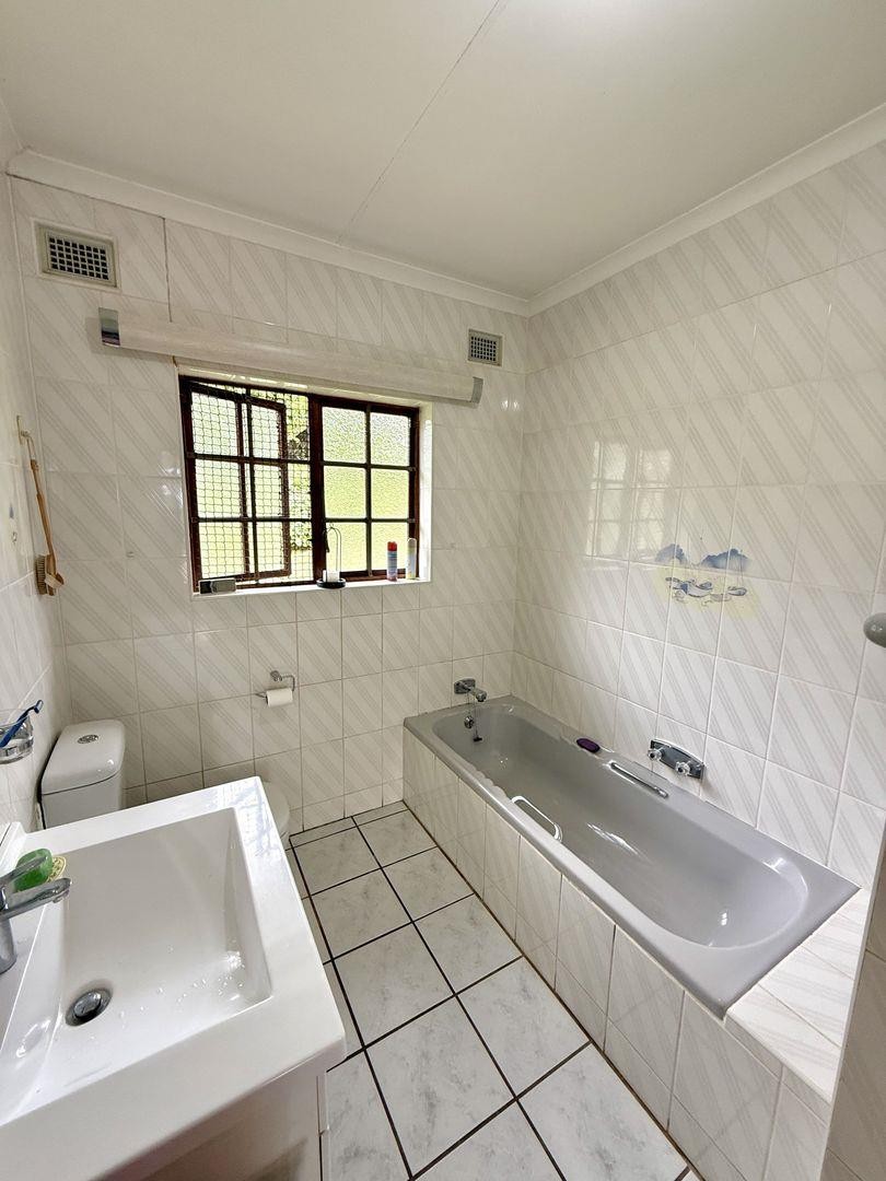 4 Bedroom Property for Sale in Chase Valley Heights KwaZulu-Natal