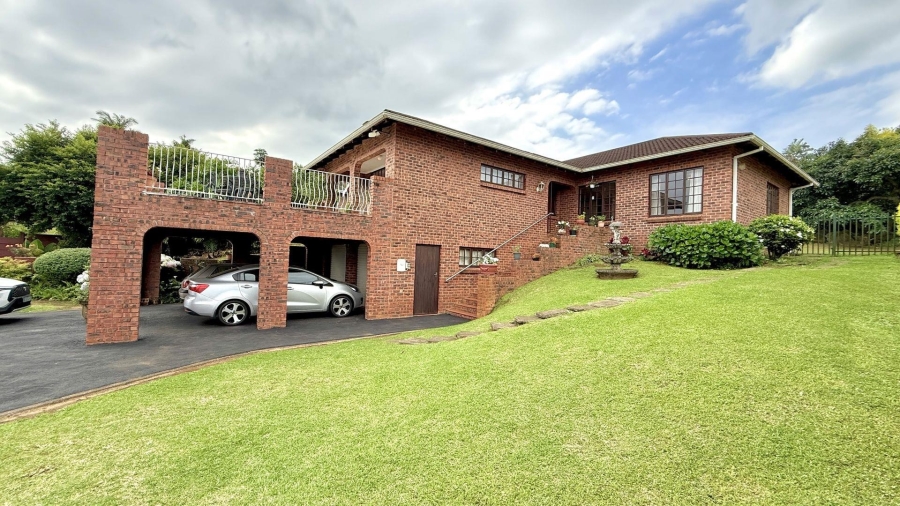 4 Bedroom Property for Sale in Chase Valley Heights KwaZulu-Natal