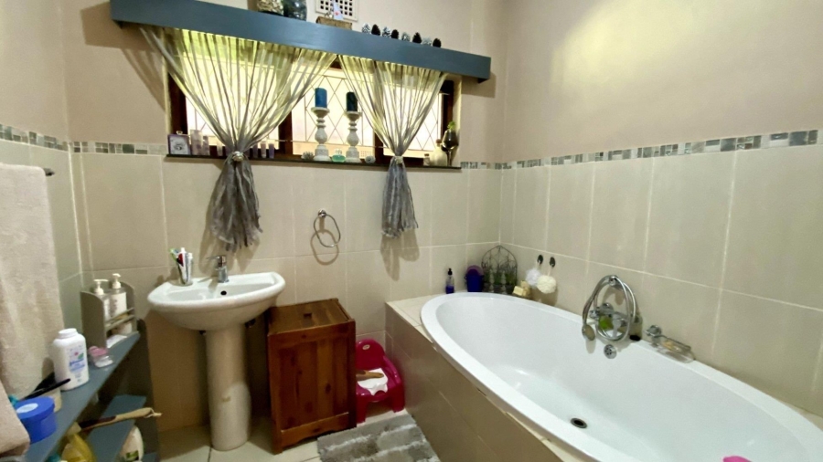 8 Bedroom Property for Sale in Mooi River KwaZulu-Natal