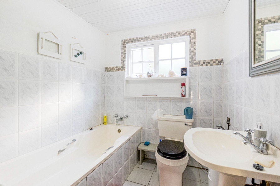 4 Bedroom Property for Sale in Amanzimtoti KwaZulu-Natal