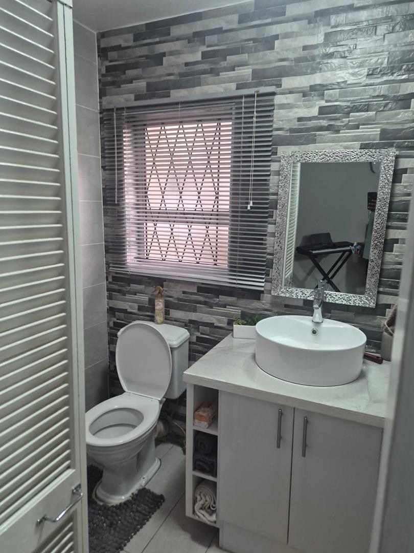4 Bedroom Property for Sale in Effingham Heights KwaZulu-Natal