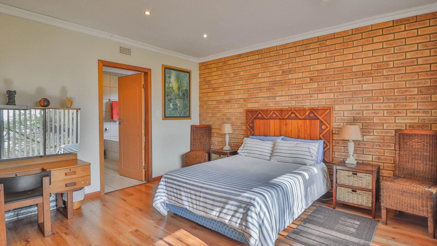 2 Bedroom Property for Sale in Ottos Bluff KwaZulu-Natal