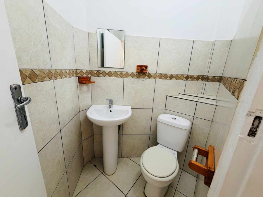 To Let 2 Bedroom Property for Rent in Park Hill KwaZulu-Natal