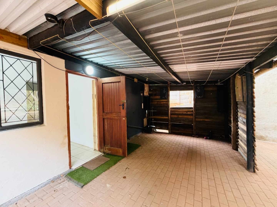 To Let 2 Bedroom Property for Rent in Park Hill KwaZulu-Natal