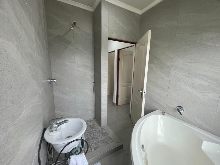 To Let 3 Bedroom Property for Rent in Palm Lakes Estate KwaZulu-Natal