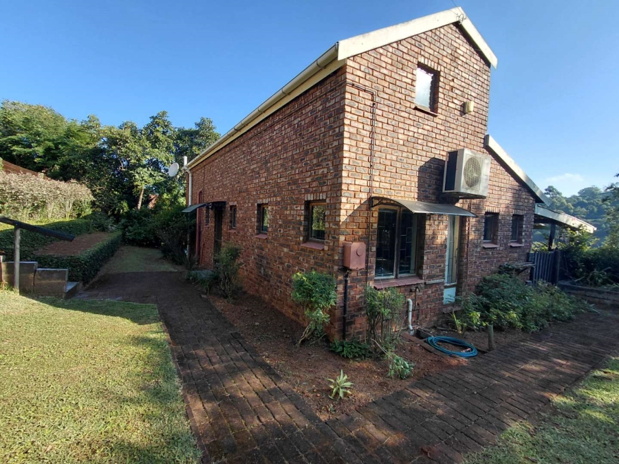 2 Bedroom Property for Sale in Waterfall KwaZulu-Natal